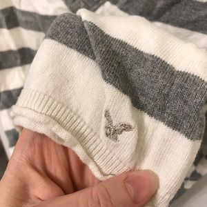 American Eagle Sweater Size Medium